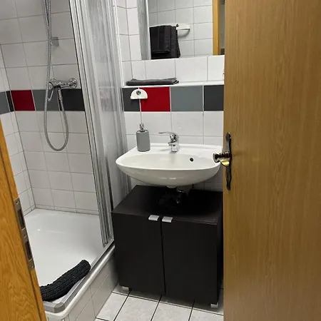 Gemuetliche Mit Blick Auf Donau Apartman *
