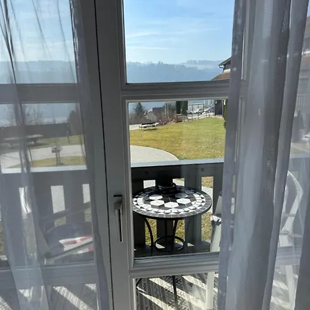아파트 Gemuetliche Mit Blick Auf Donau